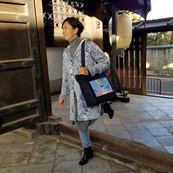 morukan.art - a denim tote bag in a temple in Kyoto Japan